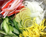 玉ねぎと菊のさっぱり柚子和え作り方1写真
