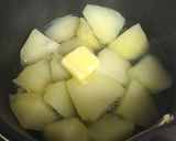 甘！コク！旨ぁ！簡単ジャガバタ味噌煮☆作り方1写真