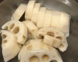 豚バラ肉とレンコンのスープ煮作り方3写真