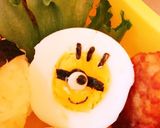 簡単★キャラ弁おかず♡茹で卵deミニオン作り方1写真