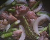 鶏肉とアスパラのバタぽん炒め作り方4写真