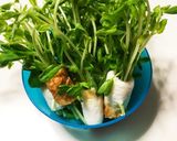 鍋に！スタンディング豆苗作り方1写真