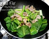 豚肉と青菜のラー油炒め。作り方4写真
