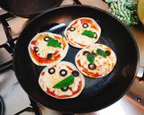 餃子の皮で手軽にピザ☆彡作り方2写真