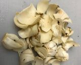 ユリ根とマッシュルームのアヒージョ風炒め作り方1写真
