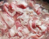 芋煮風？里芋と牛肉の味噌生姜鍋作り方2写真
