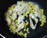 コーンとむね肉のバターポン酢炒め♪作り方4写真