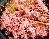 簡単☆混ぜるだけ♬ひき肉と卵焼のそぼろ丼作り方2写真