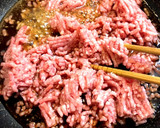 簡単☆混ぜるだけ♬ひき肉と卵焼のそぼろ丼作り方2写真
