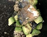 蛋白質豊富！鯖缶でアボカドのレモン炒め♡作り方3写真