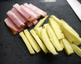 簡単！さつまいもとベーコンの甘ゴマ炒め作り方2写真