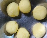 美味しく簡単！とろけるチーズ入りいももち作り方2写真