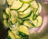 豆苗胡瓜トマトツナマヨサラダタマゴのせ♪作り方1写真