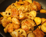 鶏肉とさつま芋の＊甘黒酢炒め作り方7写真
