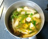 少量から簡単に♪春菊と油揚げのお味噌汁作り方4写真