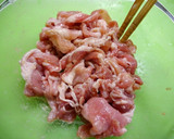 簡単！カブの葉の豚しょうが焼き作り方1写真