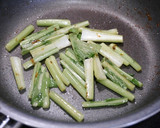簡単！カブの葉の豚しょうが焼き作り方4写真