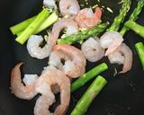エビとアスパラの塩レモンクリームパスタ作り方3写真