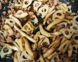 れんこんとひき肉の甘辛混ぜご飯作り方4写真