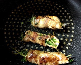 作り置きに★ピリ辛！豆苗とえのきの肉巻き作り方5写真