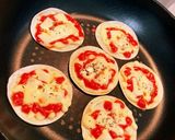 ❀餃子の皮でピザ風❀作り方1写真
