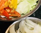 鶏肉のウスター＆トンカツソースの焼きそば作り方1写真