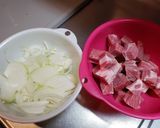 煮込むだけ！豚の味噌煮込み作り方1写真