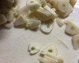 キノコとニンニクの香ばしサラダ作り方1写真