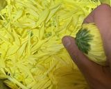 食用菊の酢の物(黄色ver)作り方1写真