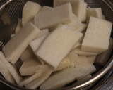 京芋エノキタケ豚こま肉玉ねぎのみそ炒め作り方3写真
