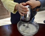 親子で作る！クリスマスカップケーキ作り方8写真