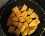 ほっこり♪ 南瓜の（水分で煮る）甘煮作り方1写真