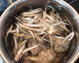 寒い夜に☆鶏肉とゴボウの健康スープ♪作り方3写真