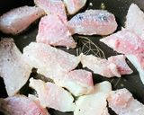 メジナ(ちかい)のチーズ風味ムニエル♡作り方4写真