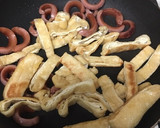 簡単もう一品♪春菊ときのこソーセージ炒め作り方5写真