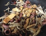 簡単もう一品♪春菊ときのこソーセージ炒め作り方6写真