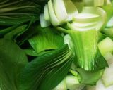 だしの素で!青梗菜としめじの豚肉卵炒め作り方1写真