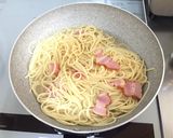 チーズとベーコンのスープパスタ作り方2写真