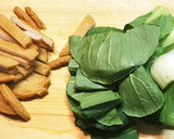 簡単！さつま揚げと青梗菜のバタポン炒め作り方1写真
