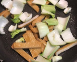 簡単！さつま揚げと青梗菜のバタポン炒め作り方4写真