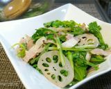 少量から簡単に♪春菊と油揚げのお味噌汁作り方5写真