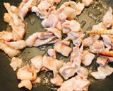 優しい甘さ♡かぶと豚肉の味噌炒め作り方3写真