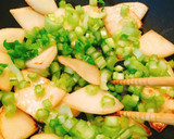 優しい甘さ♡かぶと豚肉の味噌炒め作り方4写真