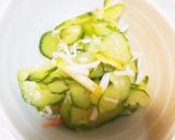 胡瓜とカニかまの酢の物作り方1写真