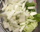 白菜とベーコンのコンソメスープ作り方1写真