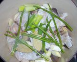 鯛のアラで作るエスニック風スープ作り方5写真