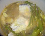 鯛のアラで作るエスニック風スープ作り方7写真