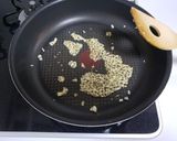 鶏のせせりとピーマンのガーリック炒め作り方2写真