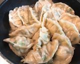皮パリ、中はジューシー！基本の白菜餃子作り方3写真