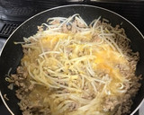 もやしとひき肉の卵とじ作り方3写真
